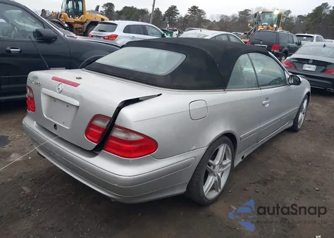 2002 Mercedes-Benz Clk 320 from USA, damaged, VIN WDBLK65G32T114557